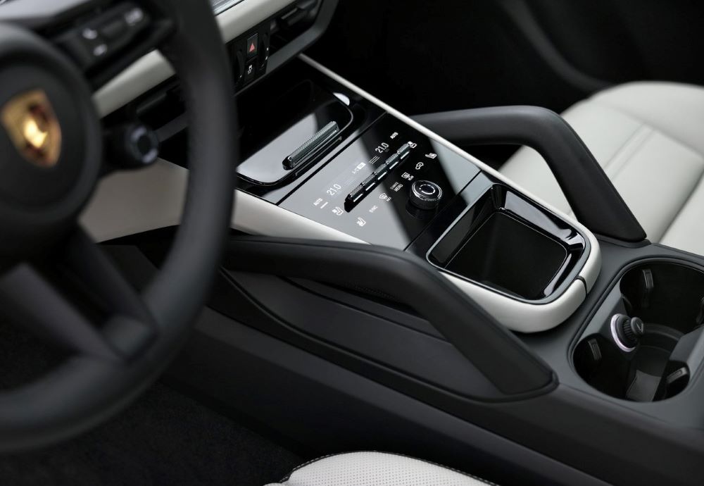 Cayenne’de yeni vites seçici