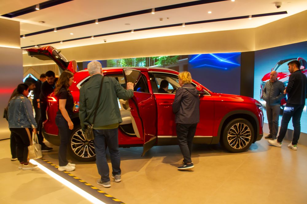 İzmir Agora AVM Togg Deneyim Merkezi