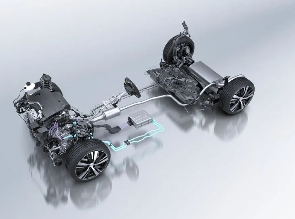 Makyajla birlikte Peugeot 2008'e yeni hafif hibrit teknolojisi eklenecek