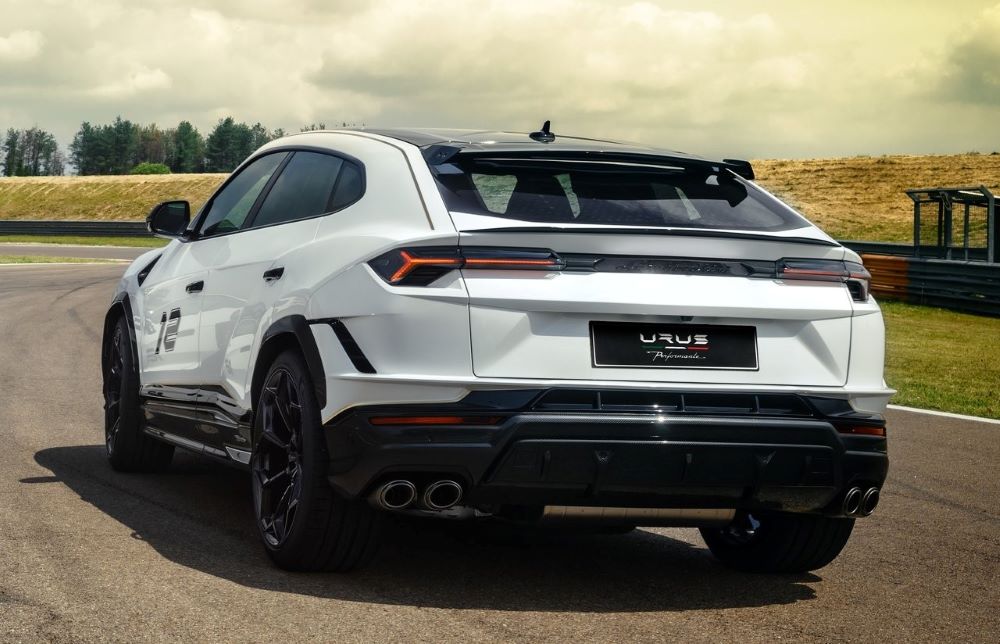 Lamborghini Urus Performante Essenza SCV12