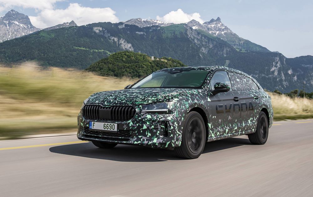 Yeni nesil Skoda Superb Kasım'da tanıtılacak