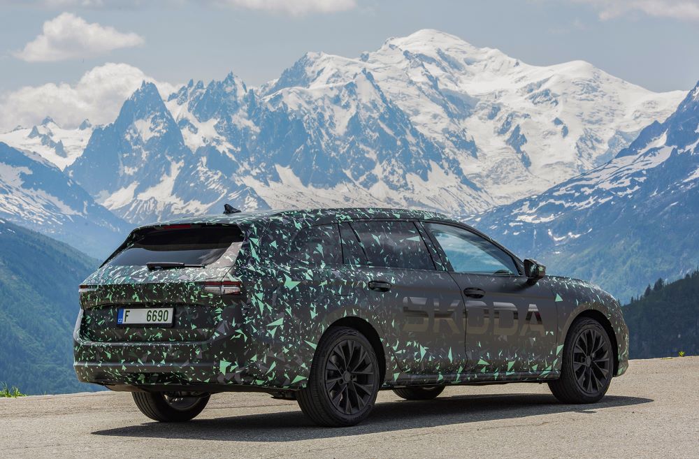 Yeni nesil Skoda Superb Kasım'da tanıtılacak