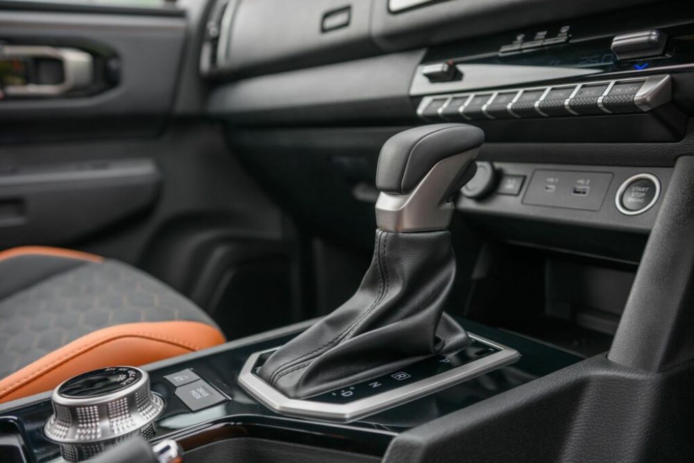 Yeni Mitsubishi L200