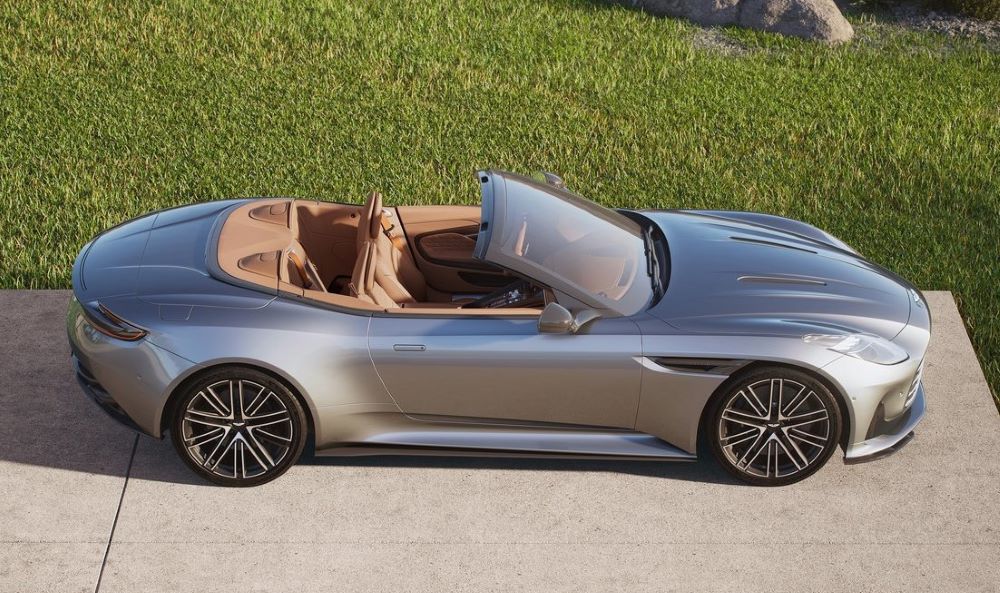 Aston Martin DB12 Volante