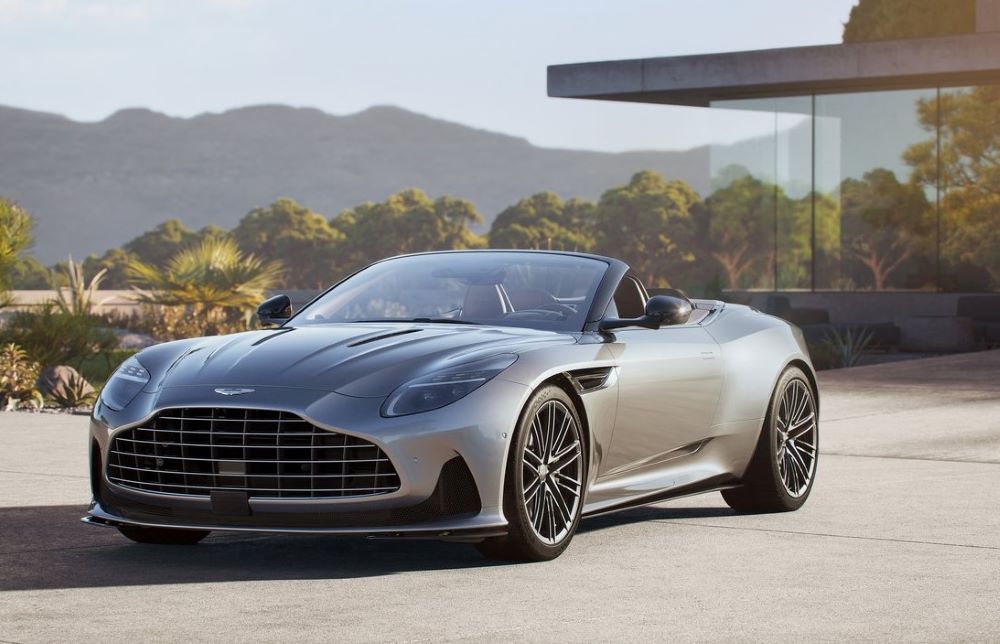 Aston Martin DB12 Volante