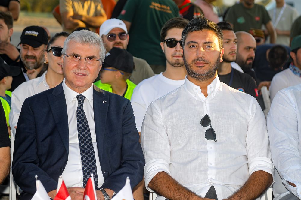 Sakarya Büyükşehir Belediye Başkanı Ekrem Yüce ve TOSFED Başkanı Eren Üçlertoprağı
