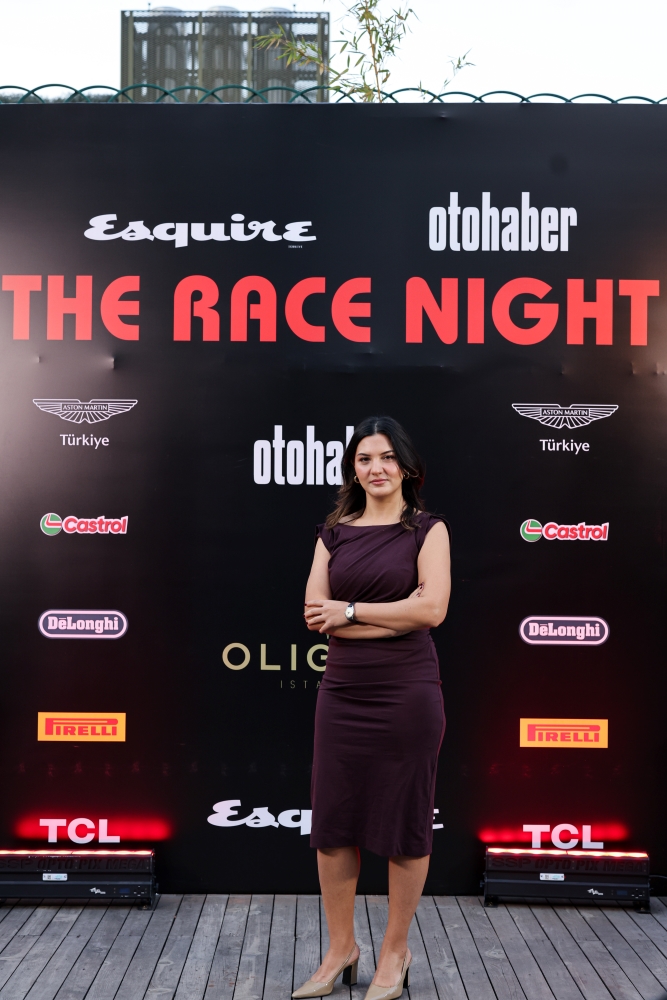 Esquire Yazı İşleri Müdürü Özge Dinç