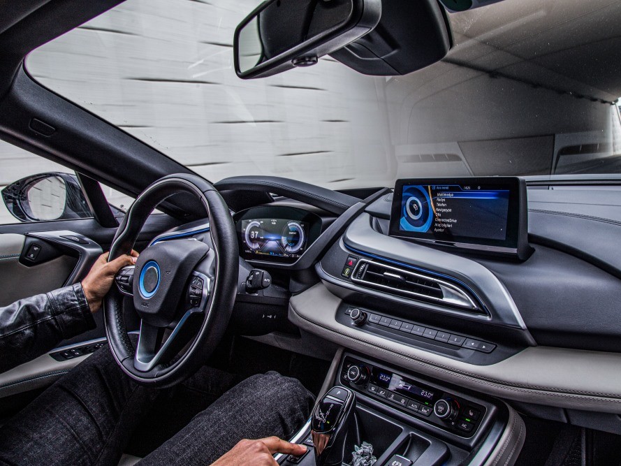 2026 Model Otomobillerde Yapay Zekâ Devrimi: Direksiyondaki Yeni Ortak