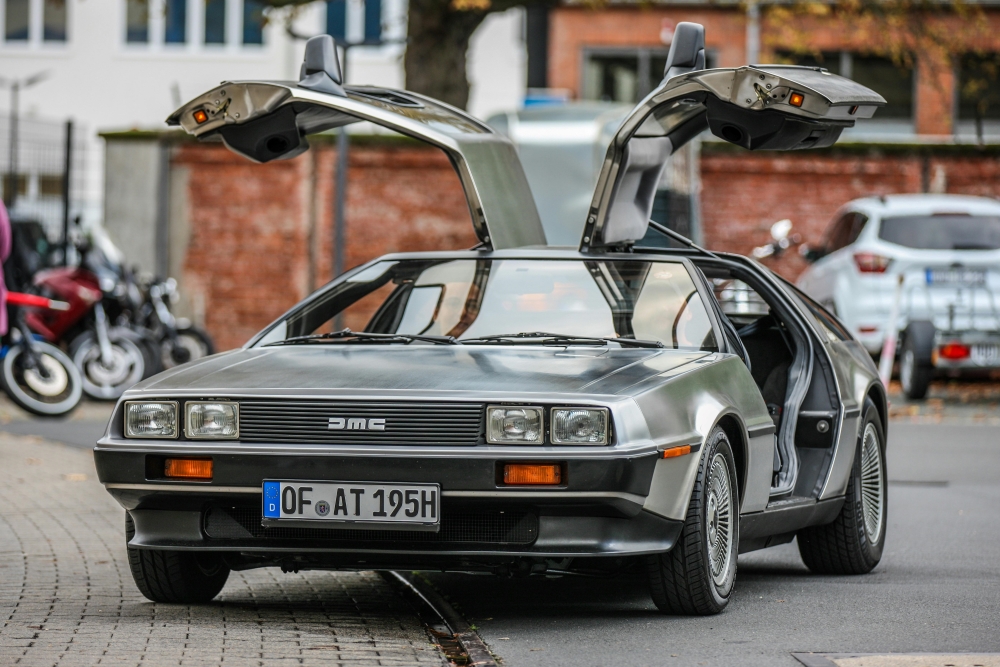 DeLorean DMC-12 (Geleceğe Dönüş)