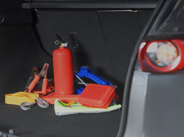 2026 Trafik Kanunu’na Göre Otomobillerde Bulundurulması Zorunlu Ekipmanlar