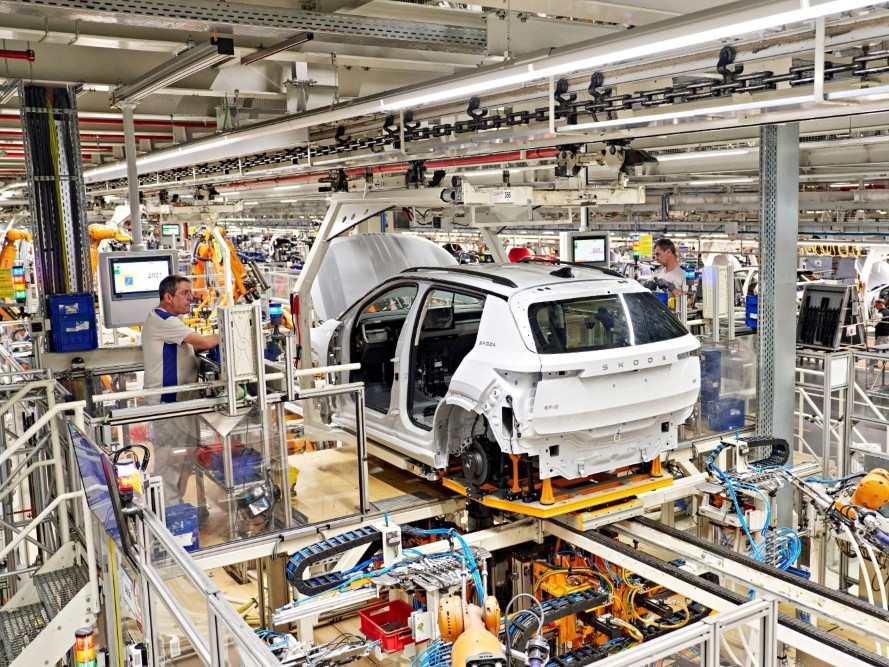 Škoda’nın En Ucuz Elektrikli SUV Modeli Epiq Seri Üretime Girdi!
