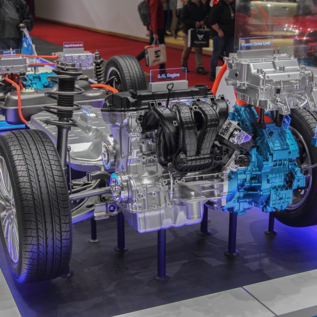 Aynı platformu kullanan otomobiller neden birbirine benzemez? Kardeş modeller