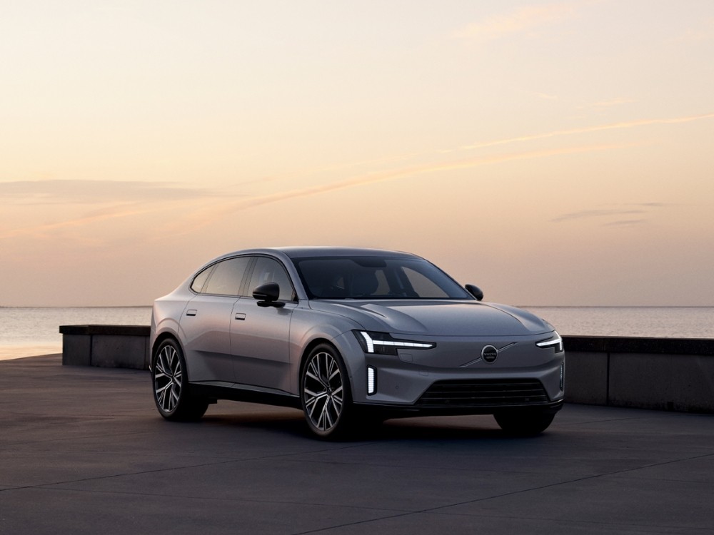 Volvo ES90 Türkiye’de satışa sunuldu: Fiyatı ve teknik özellikleri açıklandı