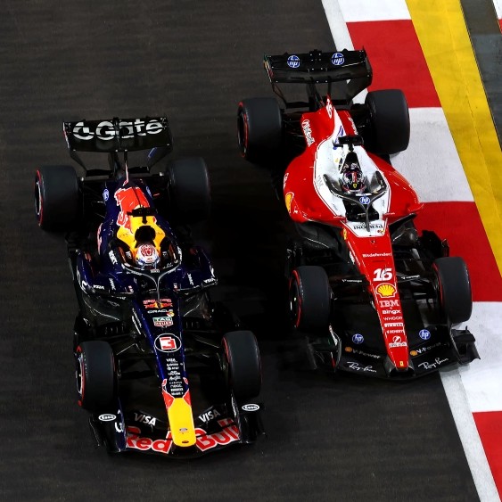 F1 Singapur GP: Verstappen’den Marina Bay’de ilk zafer