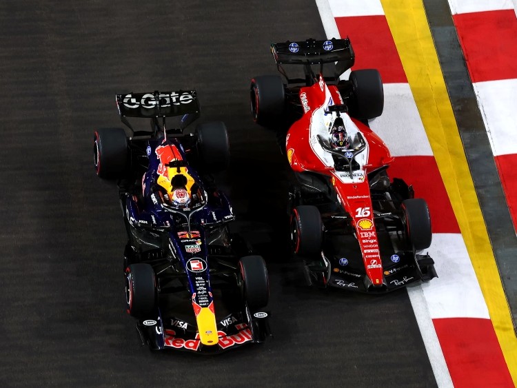F1 Singapur GP: Verstappen’den Marina Bay’de ilk zafer