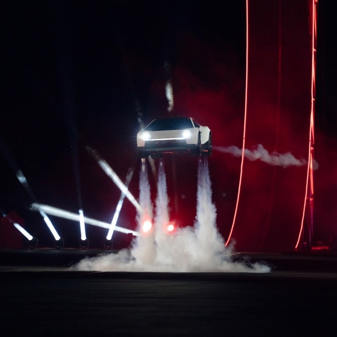 Yeni Tesla Roadster: 0,81 saniyelik hızlanma iddiası ve 2028 hedefi