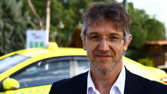 Bu Taksi Başka Taksi