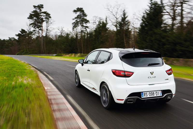 Nürburgring’in En Hızlısı Clio R.S. 220 Trophy