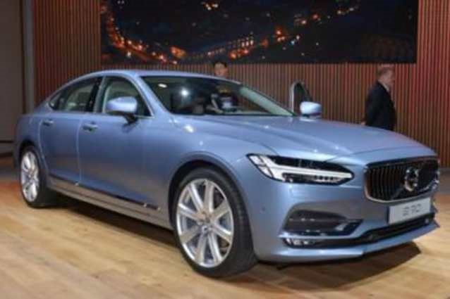 Volvo S90 Detroit'te Işıldıyor