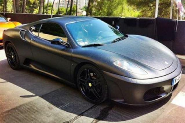 Deri Kaplı Ferrari