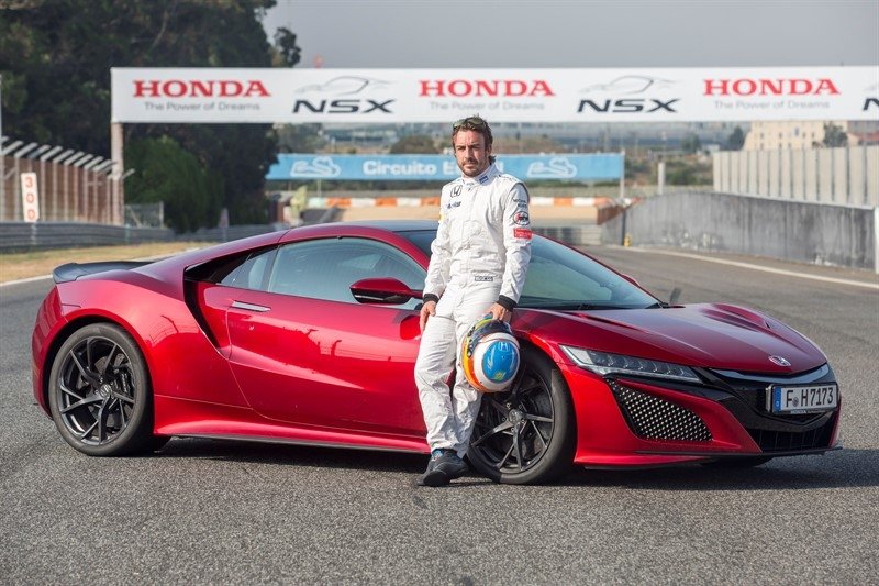Fernando Alonso Yeni Honda NSX’in Limitlerini Zorladı