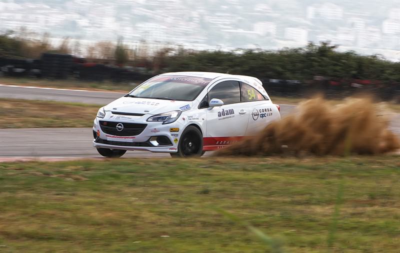 Opel Corsa OPC’ler İzmit Körfez Pisti'ni Salladı