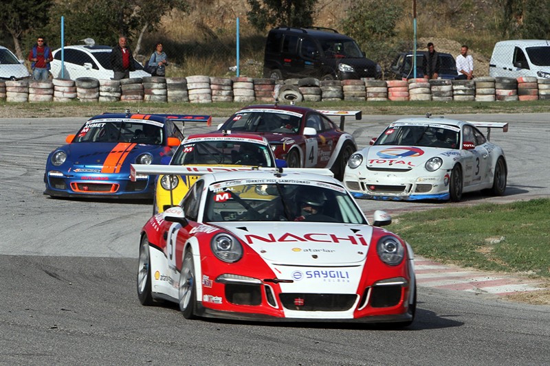 Otomobil Sporlarında Renkli Hafta Sonu