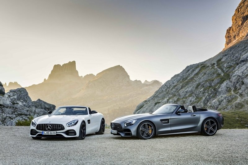 Mercedes’in yeni üstsüz sporcuları