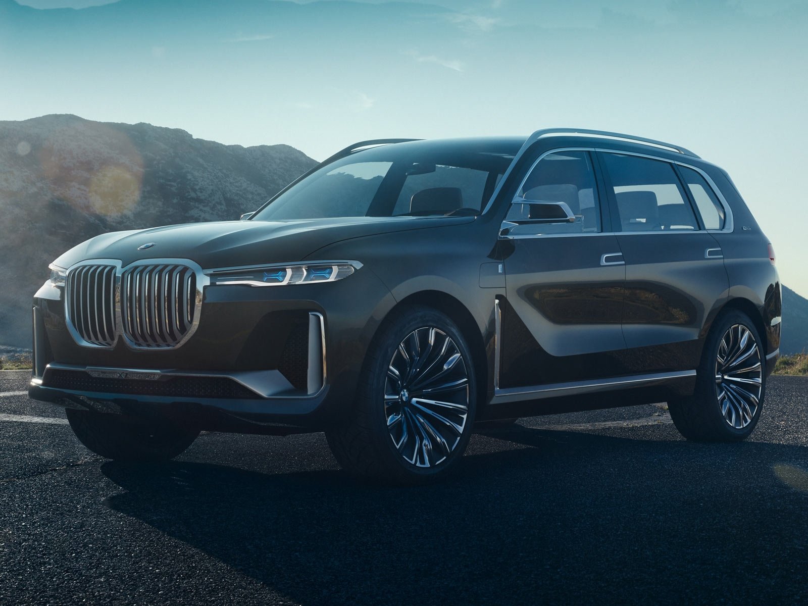 BMW X7 iPerformance Frankfurt’u bekliyor