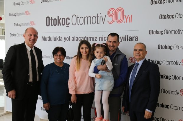 Otokoç Otomotiv'den 90. yılında çalışanına otomobil hediyesi