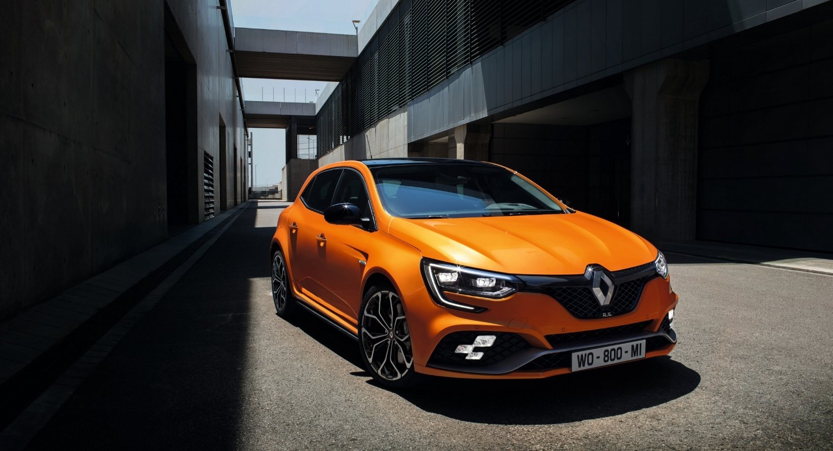 Clio ve Megane R.S. yenilendi