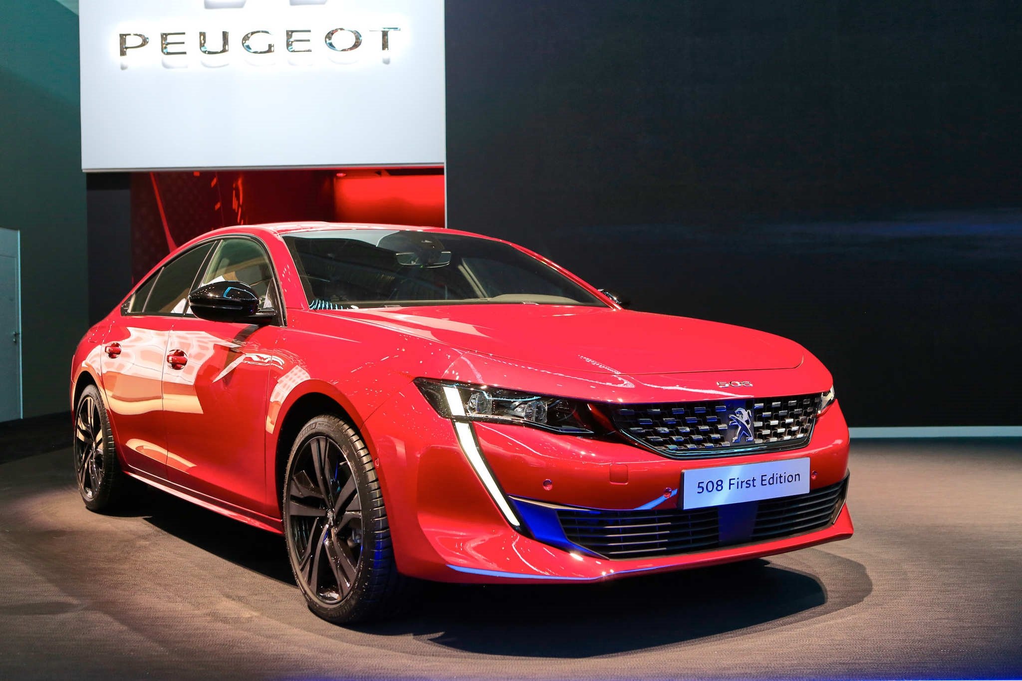 Yeni Peugeot 508 Cenevre'de boy gösterdi