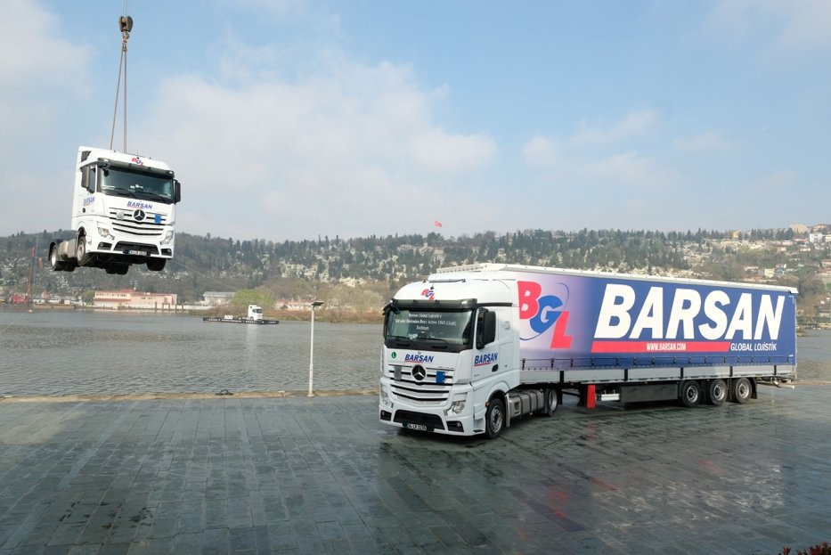 Mercedes'ten 500 adetlik kamyon teslimatı