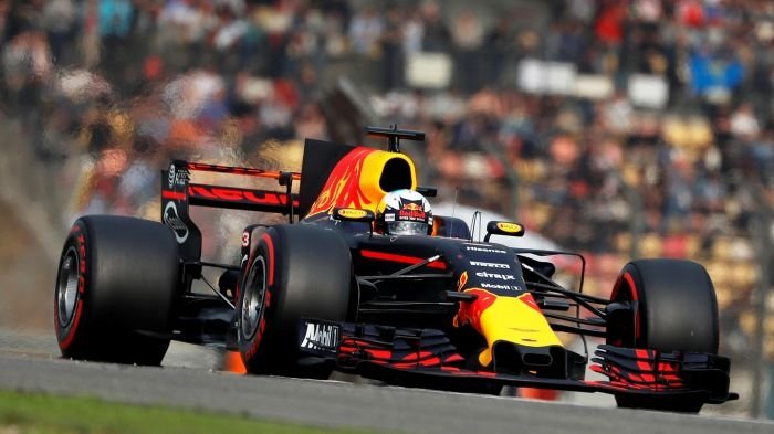 Çin'de kazanan Ricciardo