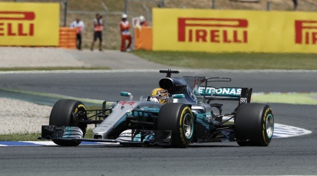 Hamilton İspanya'da da zirvede