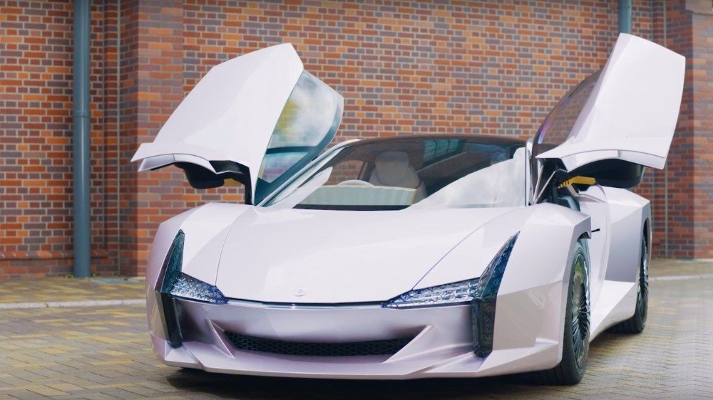 Gövdevi ahşap süper spor otomobil tanıtıldı