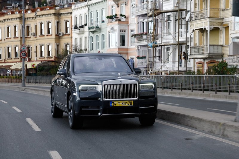 Sürüş izlenimi · Rolls-Royce Cullinan