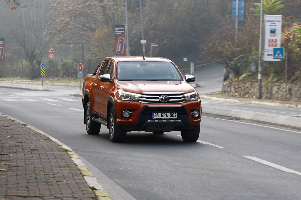 Uzun dönem testi · Toyota Hilux 2.4 D-4D 4x4