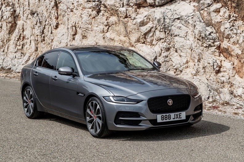 Yenilenen Jaguar XE satılmaya başlandı