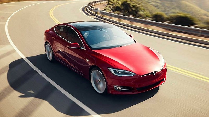 Tesla Model S bir ilki başardı