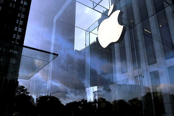 Apple'ın aracında Porsche imzası olacak