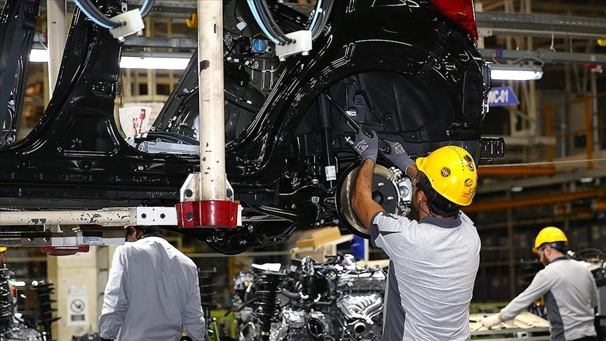 Salgına rağmen Türkiye'de üretilen binlerce araç dünya yollarında