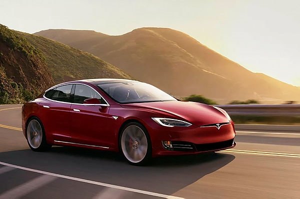 Tesla araçla ilgili soruşturma başlatıldı
