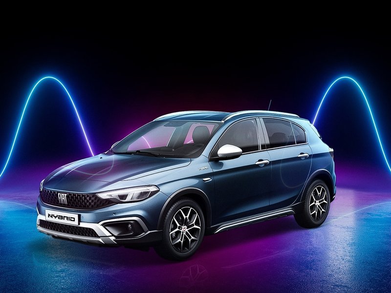 Hibrit ve dizel otomatik Fiat Egea'lar yollara çıkmaya hazır