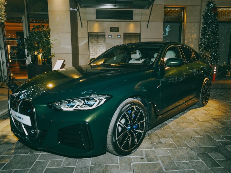 Ön gösterimi dijital defilede yapılan BMW i4 yakında Türkiye'de