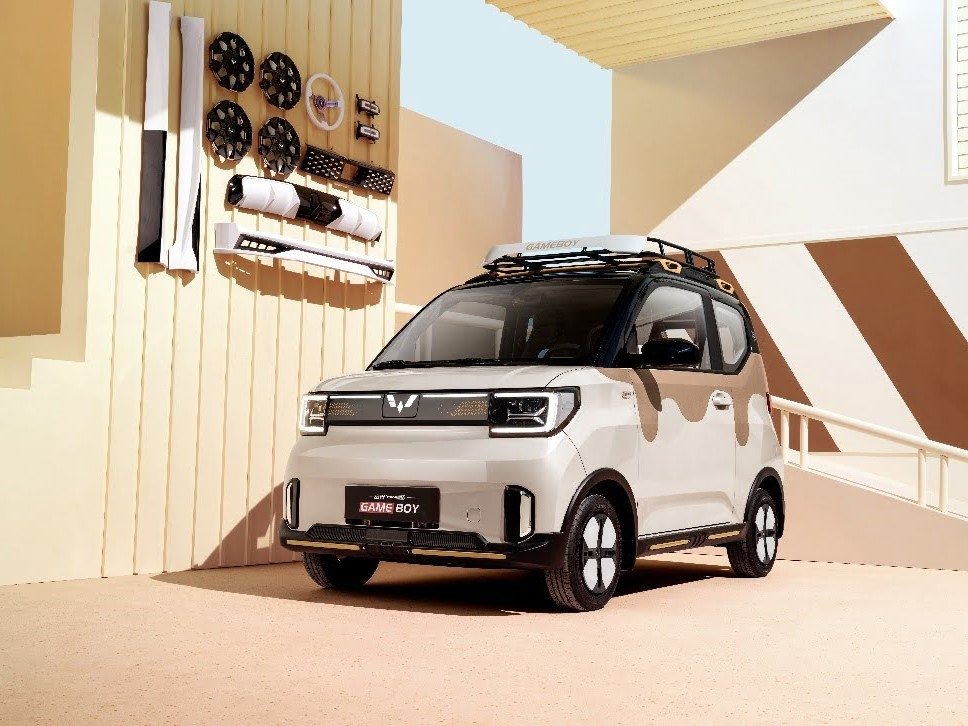 Çin'in en çok satılan elektrikli otomobili olan Wuling Mini ev modeline özel seri ekledi