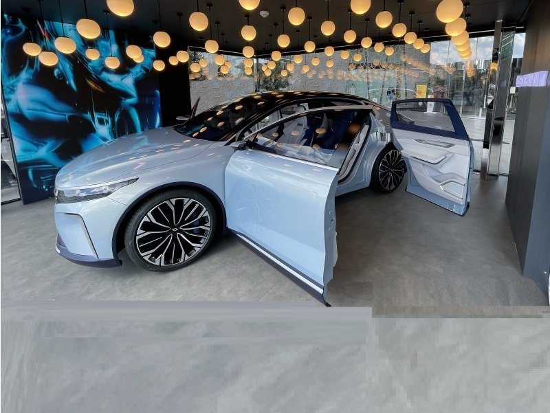 TOGG Zorlu Center'da sergileniyor