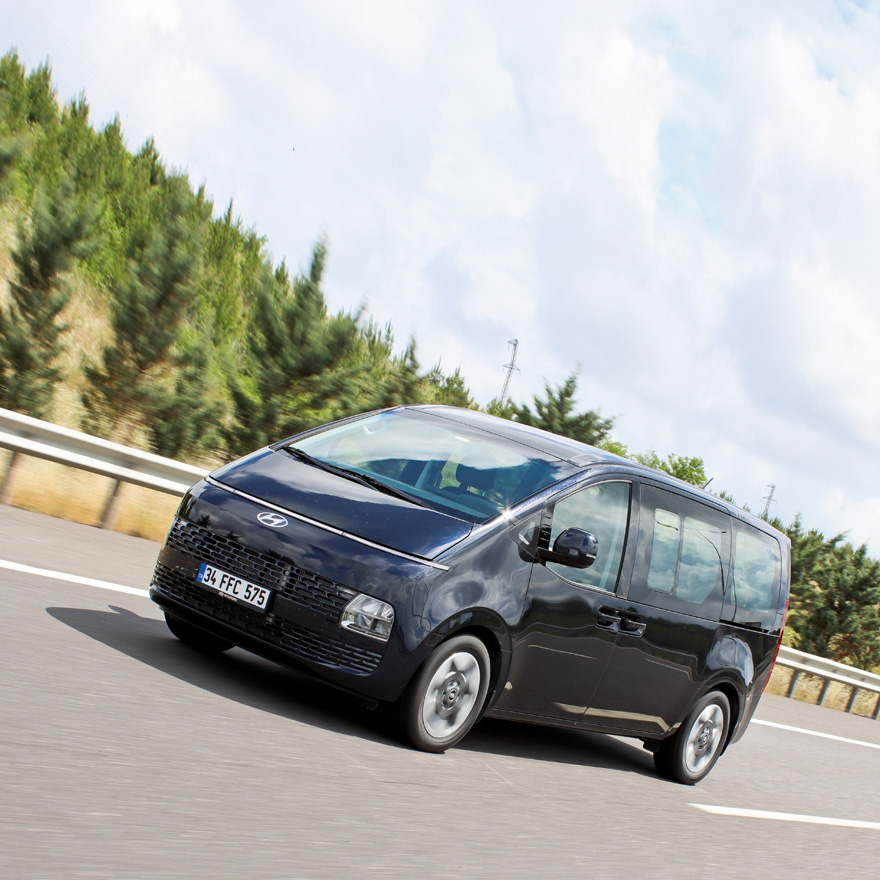 Tüm hayaller Hyundai Staria'ya sığıyor