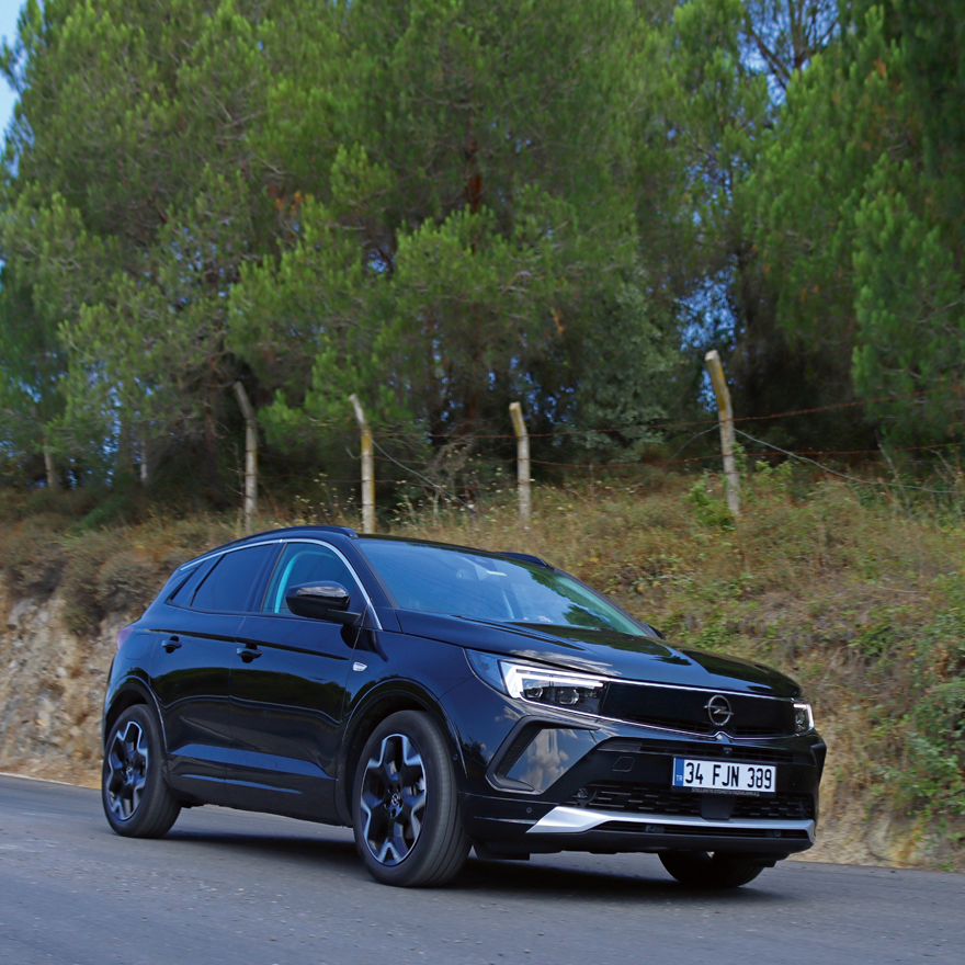 Opel Grandland artık çok daha modern ve yeni
