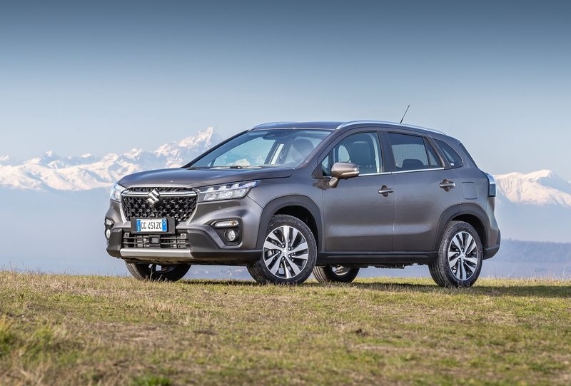 Güçlü SUV tasarımı Suzuki S-Cross 1.4 MHEV Allgrip